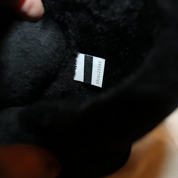 NIB UGG CONSTANTINE CLASSIC SHORT SUEDE WOMEN'S BOOTS BLACK - Picture 6 of 7